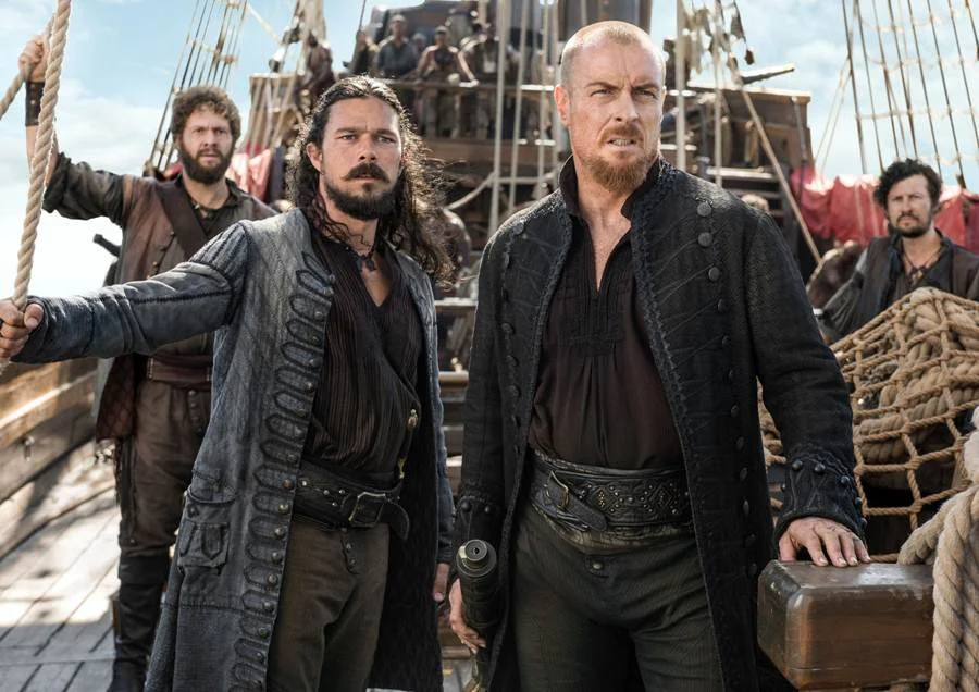 <b>Black Sails:</b> a série visita o século 17 em busca de tesouros, piratas destemidos e batalhas navais. A fácil assimilação pela cultura pop – as histórias antecedem A Ilha do Tesouro, clássico literário de Robert Louis Stevenson – garantiu quatro temporadas de aventura. Assista na <a href="https://www.netflix.com/br/title/70285580">Netflix</a> <b>Black Sails:</b> a série visita o século 17 em busca de tesouros, piratas destemidos e batalhas navais. A fácil assimilação pela cultura pop – as histórias antecedem A Ilha do Tesouro, clássico literário de Robert Louis Stevenson – garantiu quatro temporadas de aventura. Assista na <a href="https://www.netflix.com/br/title/70285580">Netflix</a>