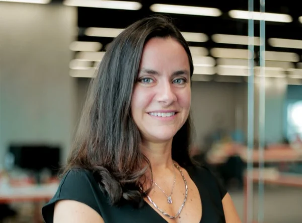 imagem colorida rafaela vitória economista banco inter