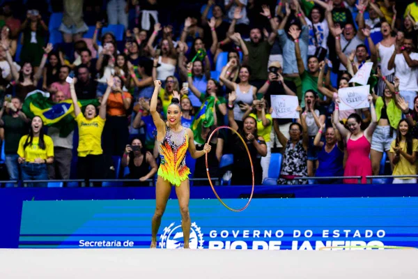 Brasileiras vão para a final individual geral no Mundial de Ginástica