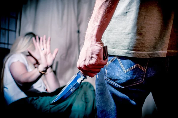 Em ataque de fúria, homem esfaqueia e decepa dedo de ex-mulher no DF