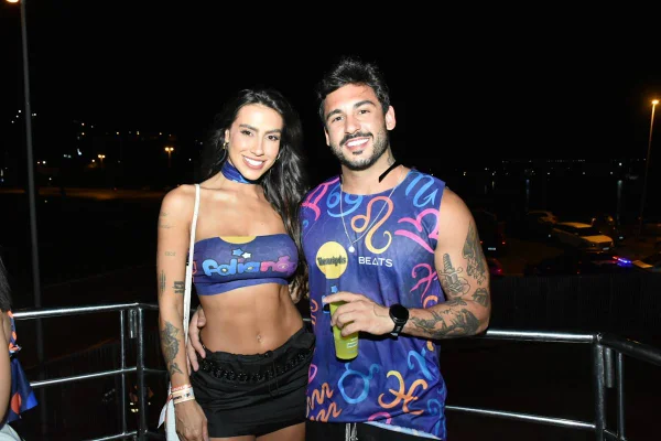 Fotos: saiba com quem João Hadad foi flagrado aos beijos - destaque galeria Fotos: saiba com quem João Hadad foi flagrado aos beijos - destaque galeria