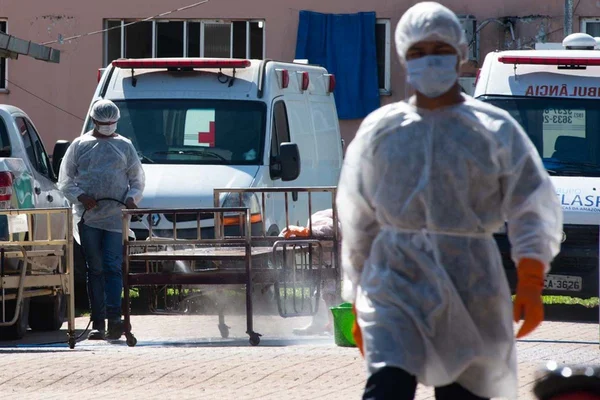 Com falta de oxigênio, Itacoatiara faz corrida a Manaus para reabastecer cilindros do gás