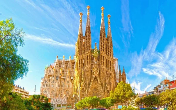 Espanha: Basílica Sagrada Família atinge altura máxima após 144 anos