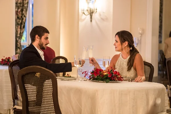 Segundo Sol: Ícaro e Laureta batem boca e ele sai de casa