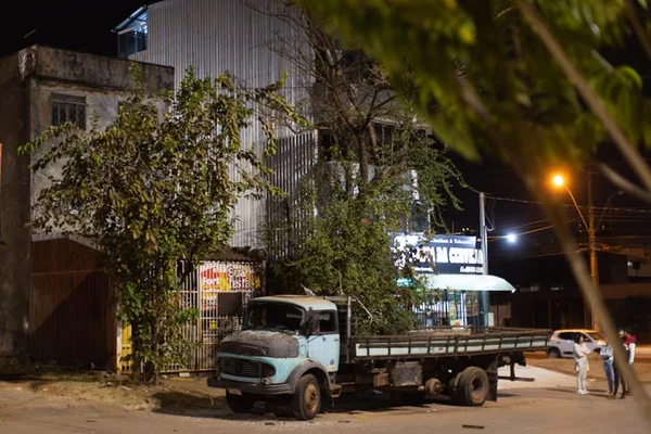 Caminhão de idoso é depredado após ele atirar e atingir olho de adolescente, em Ceilândia