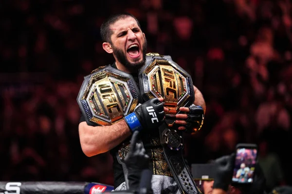 UFC: Makhachev demonstra interesse em duelo contra Carlos Prates