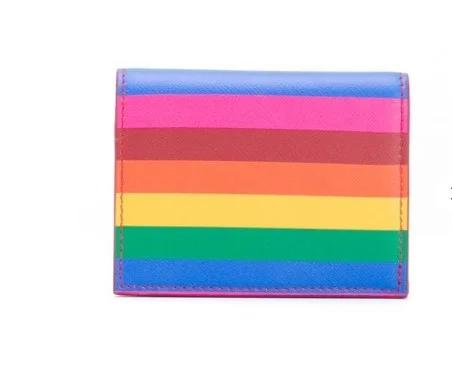 Porta-cartões em couro da Salvatore Ferragamo, à venda na Farfetch Porta-cartões em couro da Salvatore Ferragamo, à venda na Farfetch
