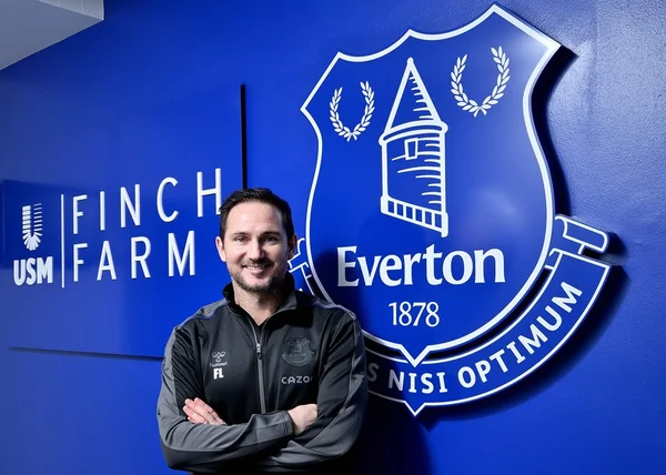 Frank Lampard assume cargo de técnico do Everton