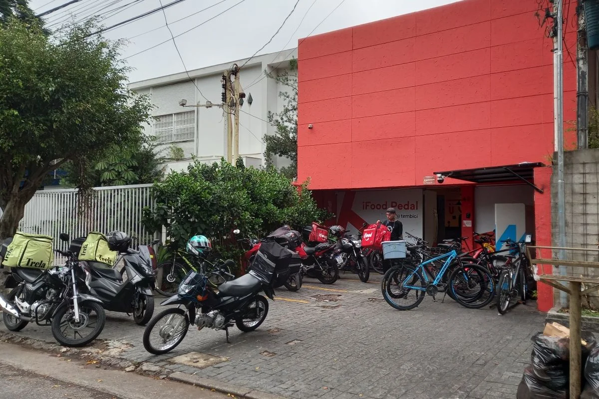 Ponto de apoio no Itaim Bibi, na zona oeste de SP Ponto de apoio no Itaim Bibi, na zona oeste de SP