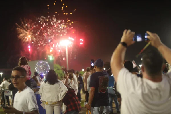 DF: veja o que abre e o que fecha na véspera e no feriado de Ano-Novo