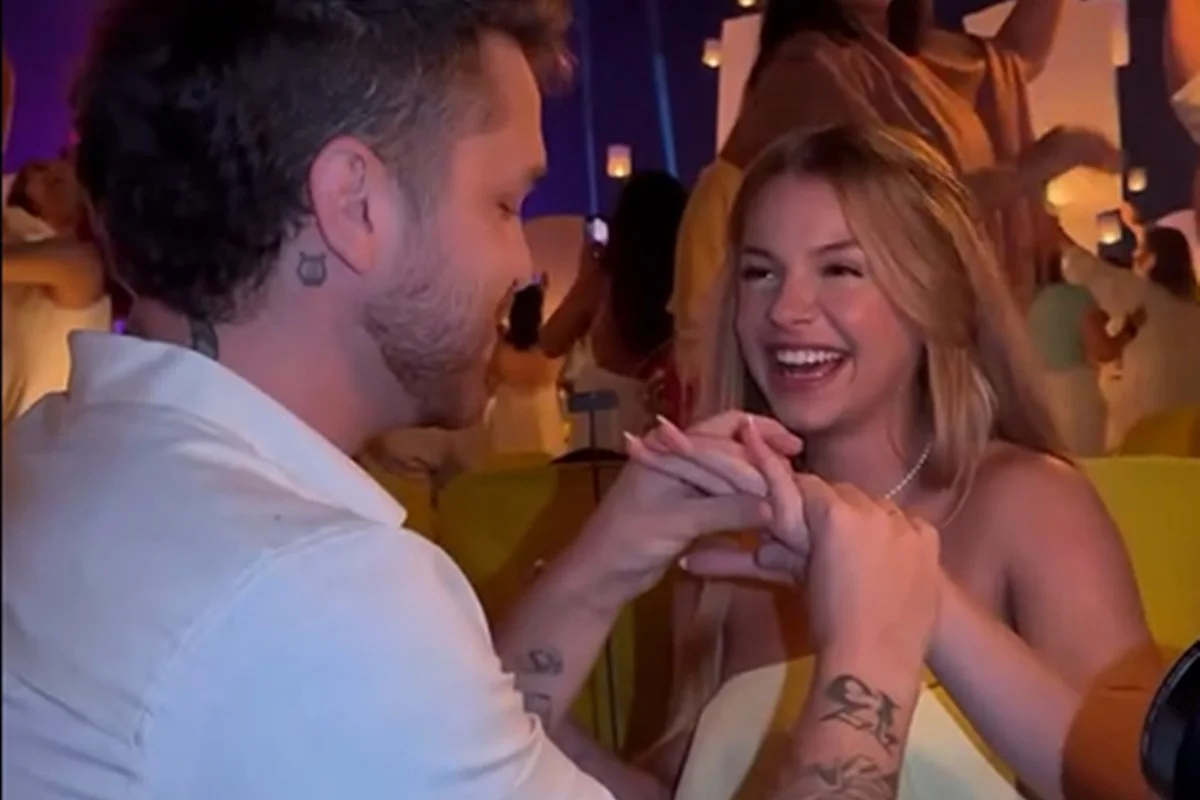 Gustavo Tubarão pede Jade Sales em casamento: "Tomei coragem" Gustavo Tubarão pede Jade Sales em casamento: "Tomei coragem"