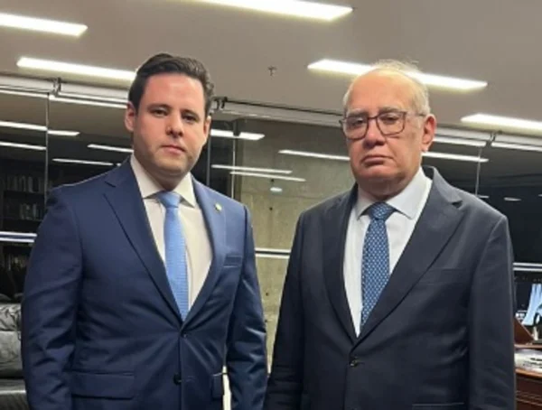 O deputado Rodrigo Valadares e o ministro Gilmar Mendes
