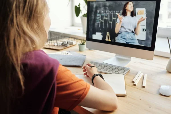 WMcCann Bilíngue: programa aperfeiçoará inglês do colaboradores