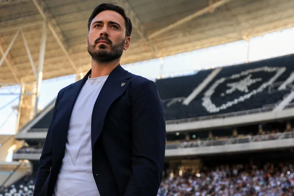 Foto colorida de Davide Ancelotti, técnico do Botafogo - Metrópoles
