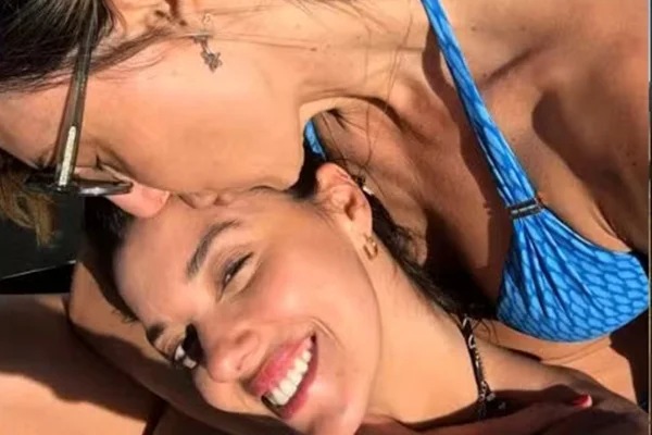Foto colorida de Carol Gattaz e Victoria Minsk - Metrópoles
