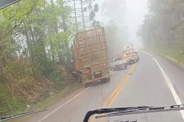Imagem colorida de acidente em Santa Catarina - Metrópoles