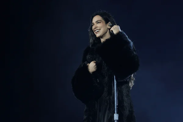 Dua Lipa serviu tendências em passagem pelo Brasil e deixa saudades