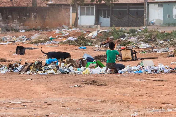 Brasil alcança recorde de 13,5 milhões de miseráveis, aponta IBGE