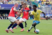 Luciano Huck desabafa e manda recado após a eliminação do Brasil - imagem 2 Luciano Huck desabafa e manda recado após a eliminação do Brasil - imagem 2
