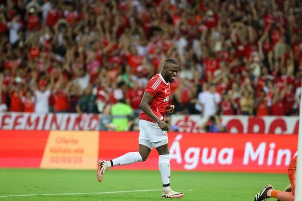 Imagem colorida de Enner Valencia - Metrópoles