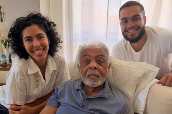 Gilberto Gil emociona fãs com fotos em família antes do Carnaval