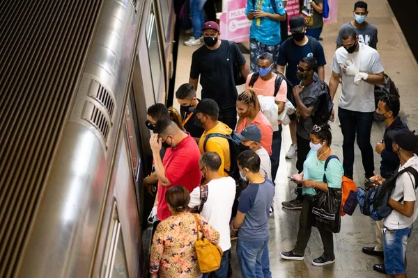 Metrô cheio DF