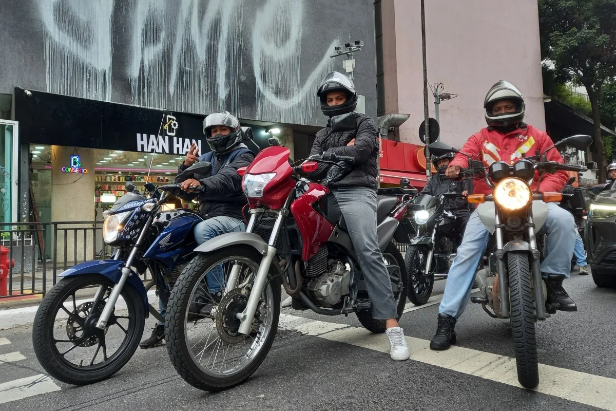 Motoboys na Avenida Brigadeiro Luís Antônio, em São Paulo Motoboys na Avenida Brigadeiro Luís Antônio, em São Paulo