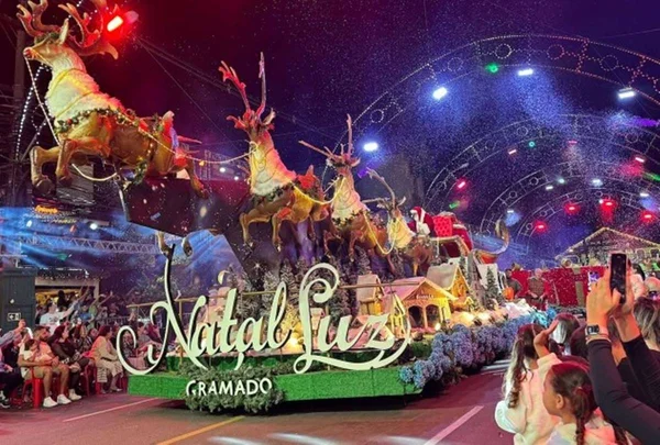 Após acidente aéreo, Natal Luz de Gramado retoma programação
