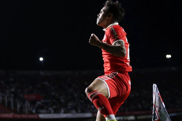 Internacional vence e complica São Paulo por vaga na Libertadores