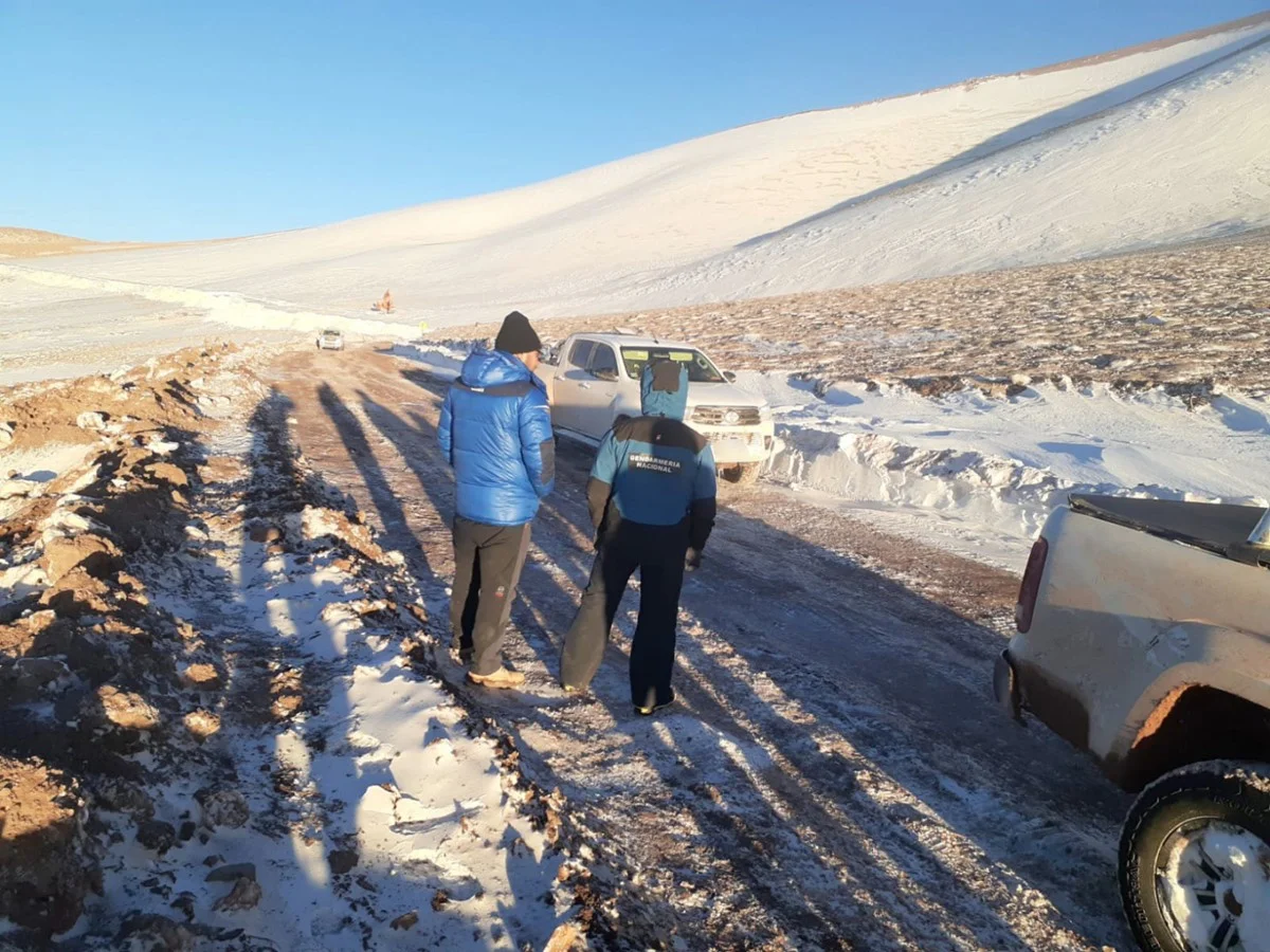 Grupo de mais de 100 turistas fica preso em nevasca na Argentina - imagem 2 Grupo de mais de 100 turistas fica preso em nevasca na Argentina - imagem 2