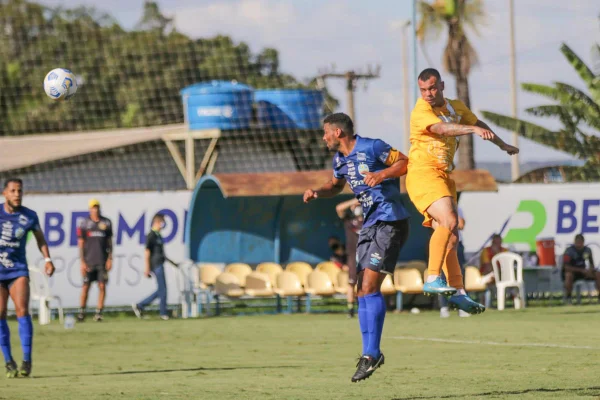 Com gol de Bernardo, Brasiliense vence o Nova Mutum por 1 x 0