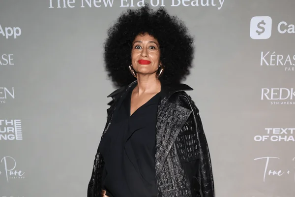foto com cor. atriz tracee ellis ross - metrópoles