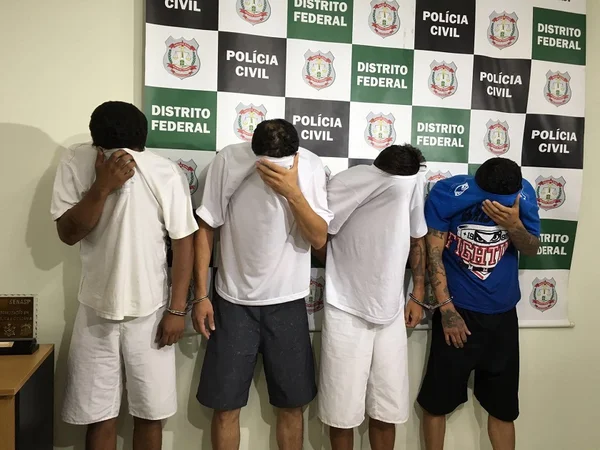 Polícia Civil apreende 16 tijolos de maconha com quadrilha de traficantes. Funcionário do STF é apontado como líder