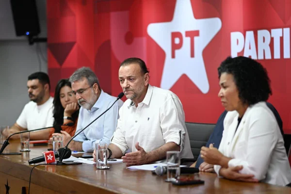 Foto colorida de Edinho Silva, presidente nacional do PT - Metrópoles