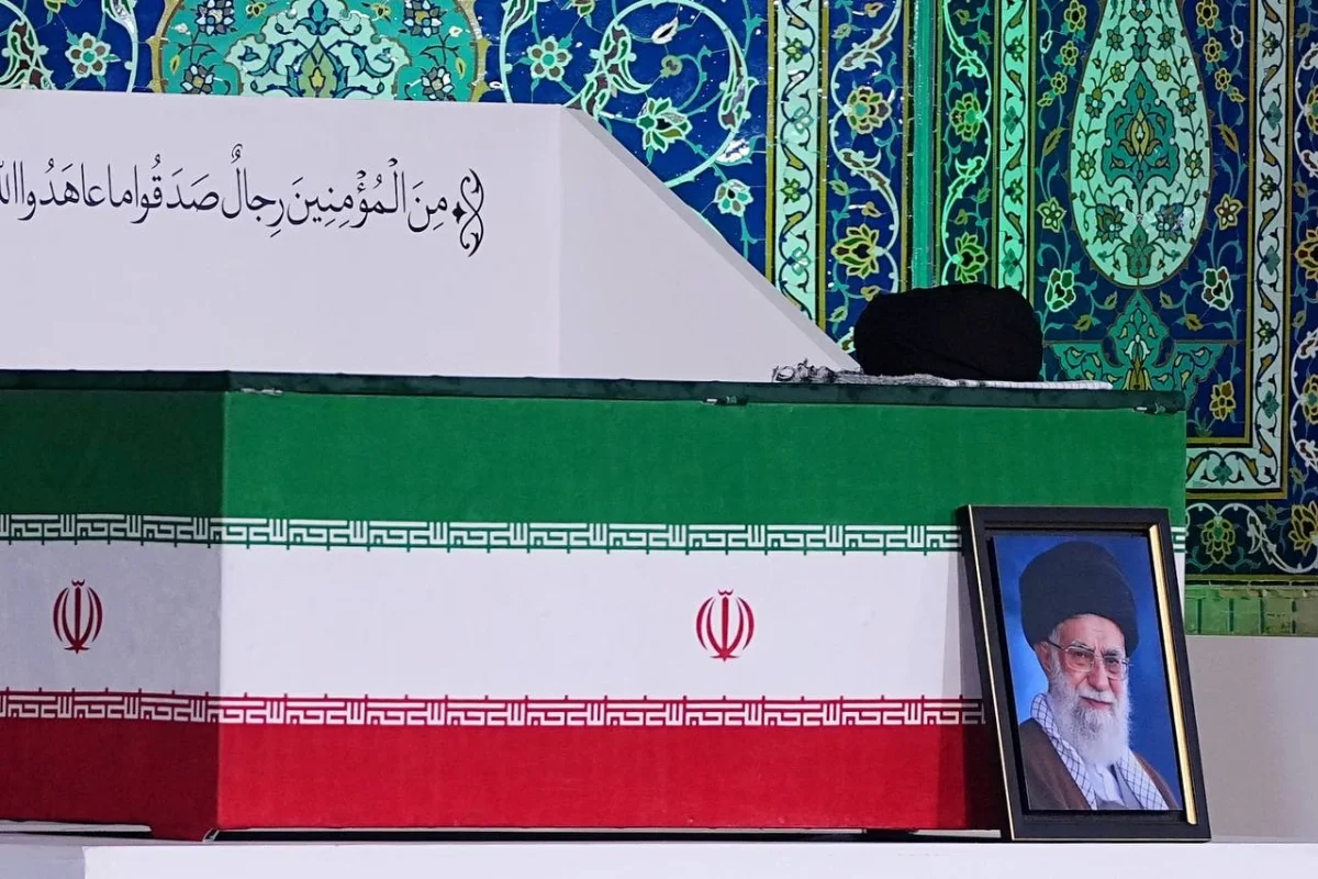 Funeral de Ali Khamenei ocorre em Teerã, capital do Irã Funeral de Ali Khamenei ocorre em Teerã, capital do Irã