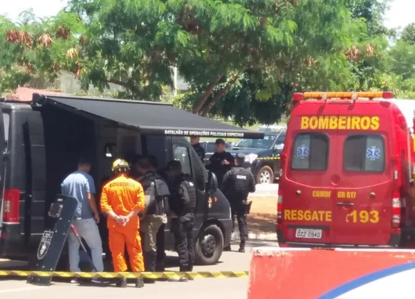 PM explode pacote suspeito em agência bancária no DF