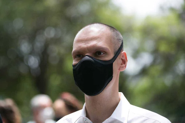 “O candidato sou eu”, afirma Covas sobre ausência de Doria em campanha