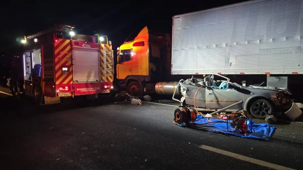 imagem colorida acidente mata bebe e deixa 6 feridos goias