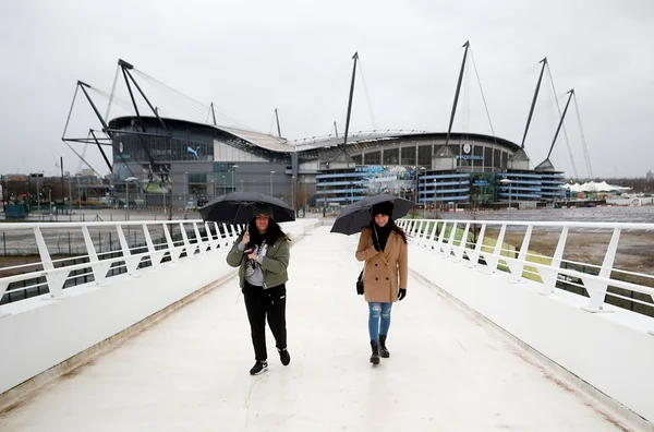Tempestade Ciara força adiamento do jogo do Manchester City