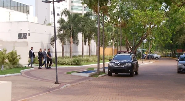 Casa de empresária do Barões da Pisadinha é alvo de operação contra improbidade