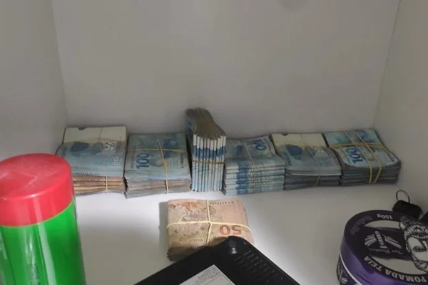 Contrabando: fiscais da Receita são afastados por movimentar R$ 70 mi