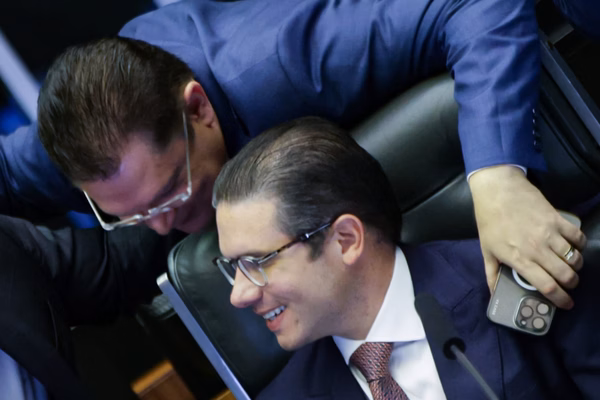Sóstenes Cavalcante e Hugo Motta em reunião