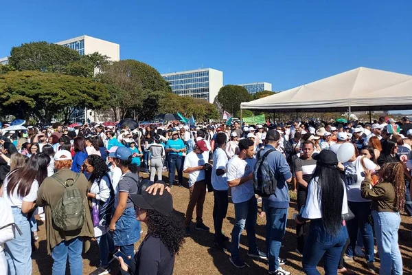 Em defesa do piso da categoria, enfermagem do DF para até as 9h desta 5ª. Vídeo