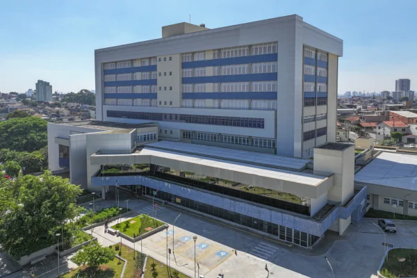 Fachada do Hospital Municipal de Vila Brasilândia, em São Paulo. - Metrópoles