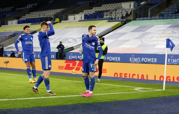 Leicester City derrota o Chelsea e assume a liderança provisória do Inglês