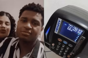 Momentos antes, o jovem foi flagrado batendo o ponto e saindo do trabalho