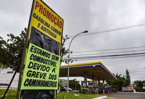Oito postos têm combustível no DF. Estoque deve acabar até as 17h
