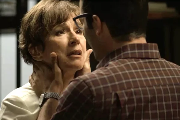 A Dona do Pedaço: Beatriz ganha proposta bizarra de presente