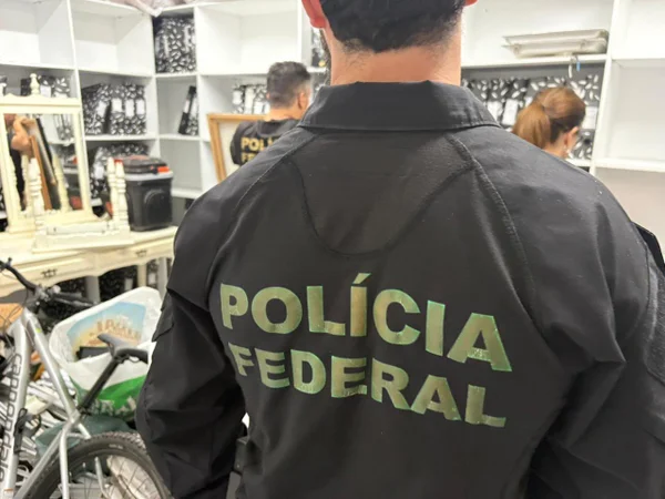 Mala com R$ 1,6 milhão leva PF a ampliar investigação sobre corrupção