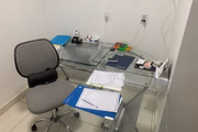 Itens na clínica do falso dentista